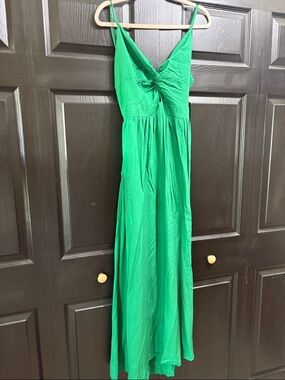 Cupshe Emerald Green Maxi Dress with V-Neck and Spaghetti Straps